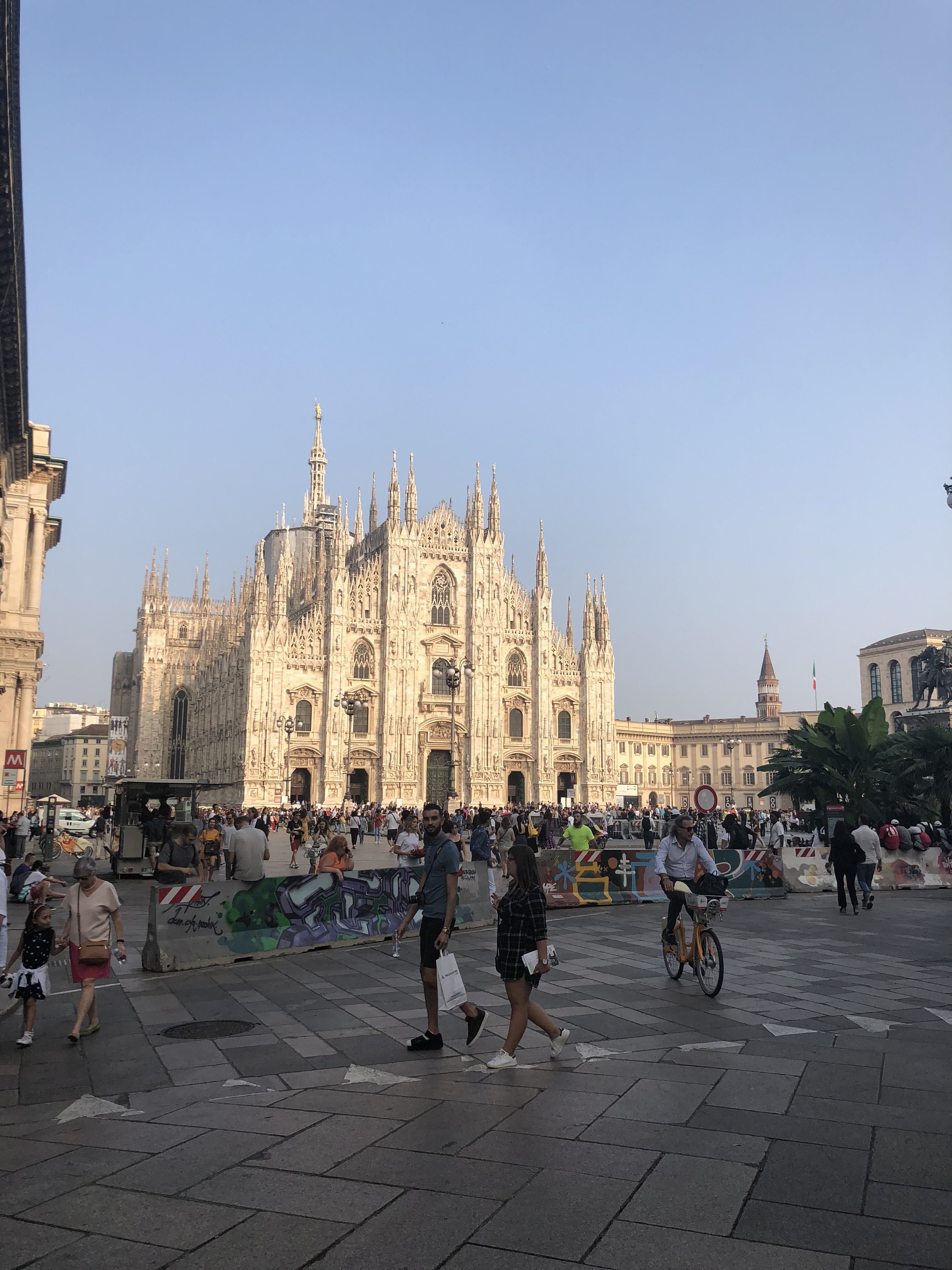 Picture of the duomo in Milan